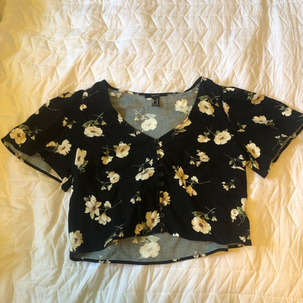 B&W Cropped Floral Shirt